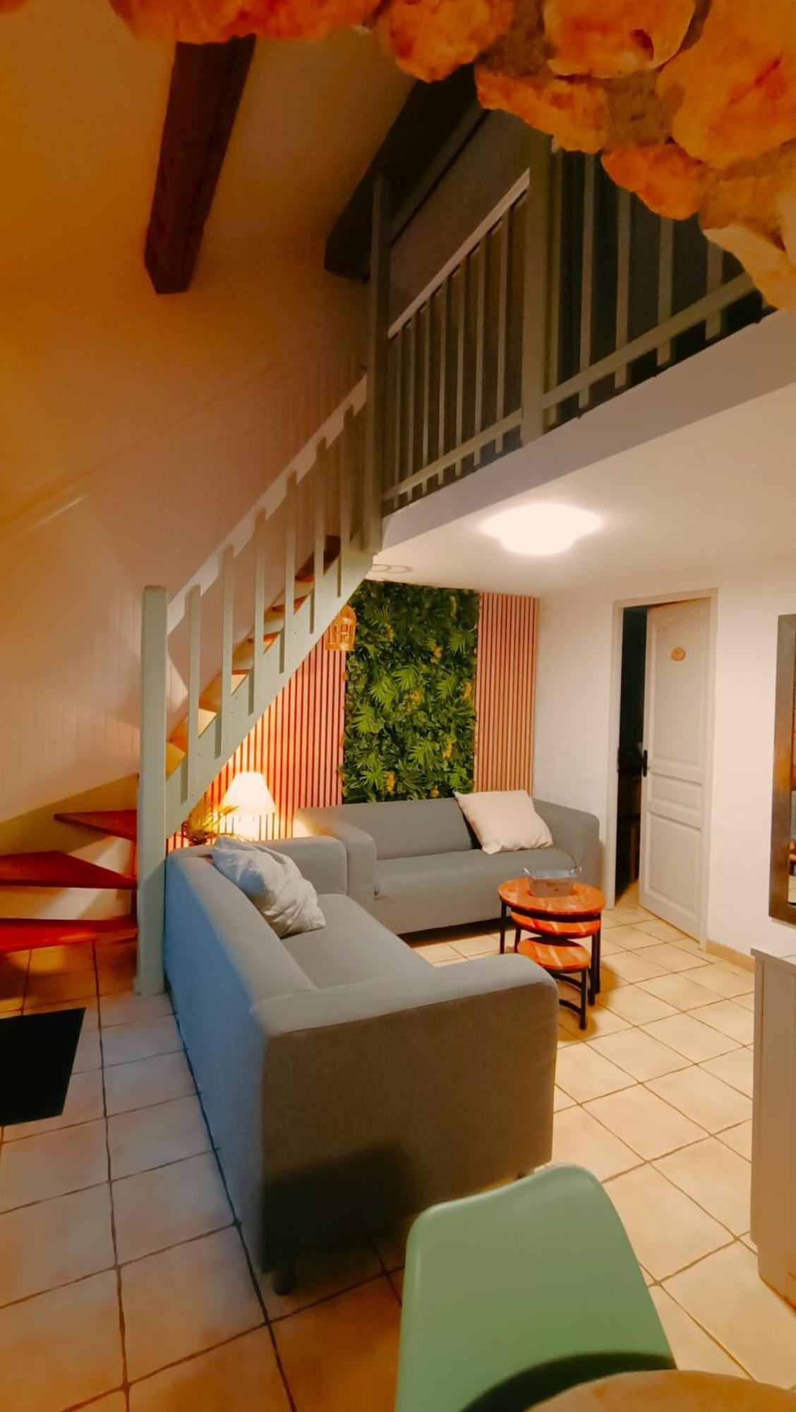 La Rose Des Vents & Spa - Gite La Parenthese Néoules 外观 照片